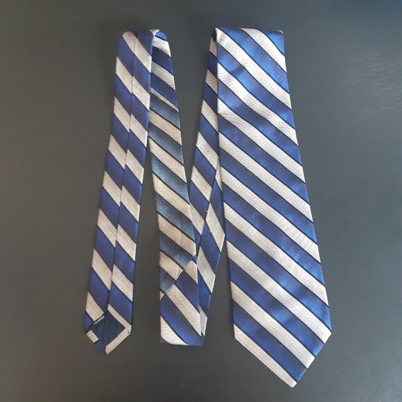 ⚡️BUY 3 for $55⚡️ Harry Rosen Silk Tie, Shades of Blue w/ Black & Gray Stripes - Picture 12 of 16